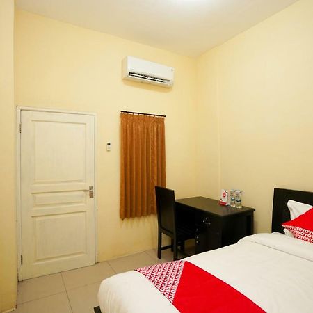 Oyo 998 La'Ana Residence Surabaya Exteriör bild