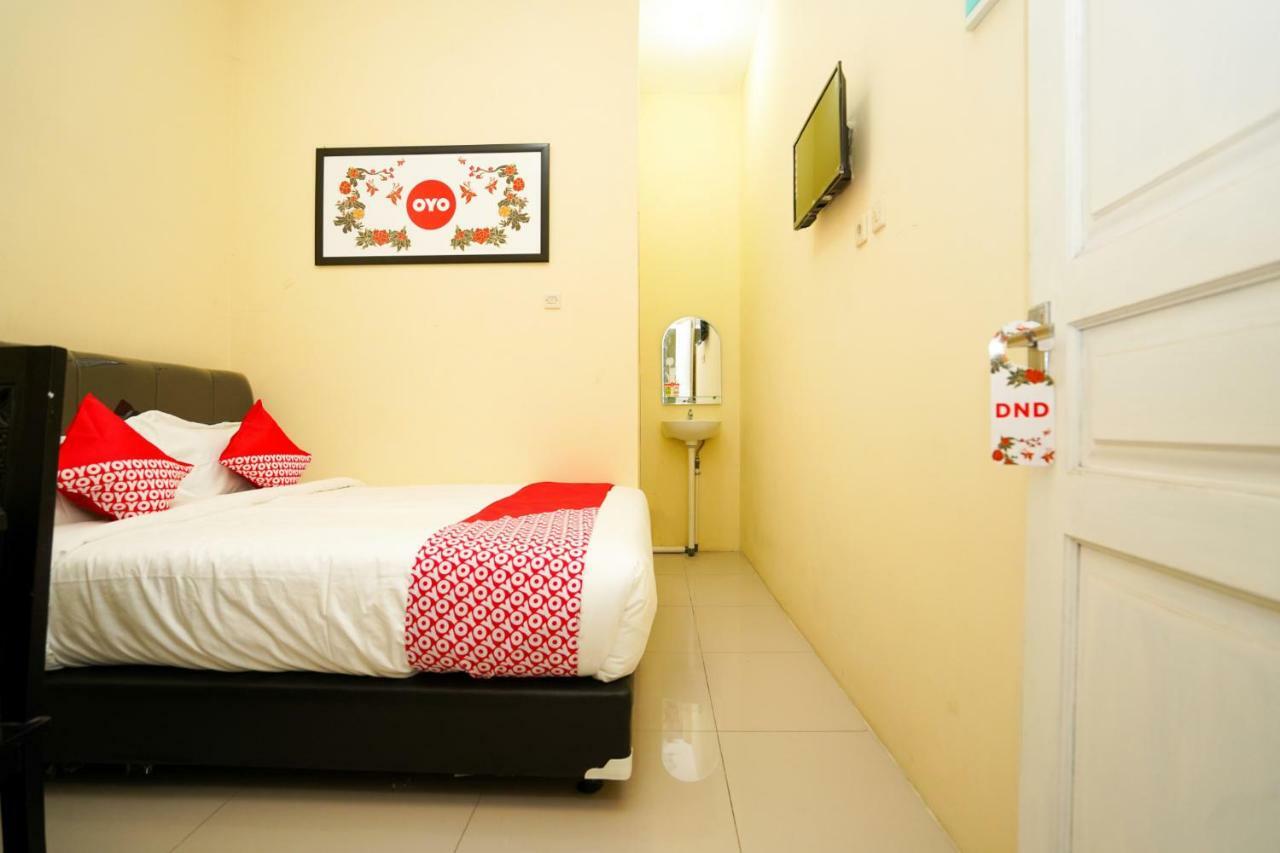 Oyo 998 La'Ana Residence Surabaya Exteriör bild