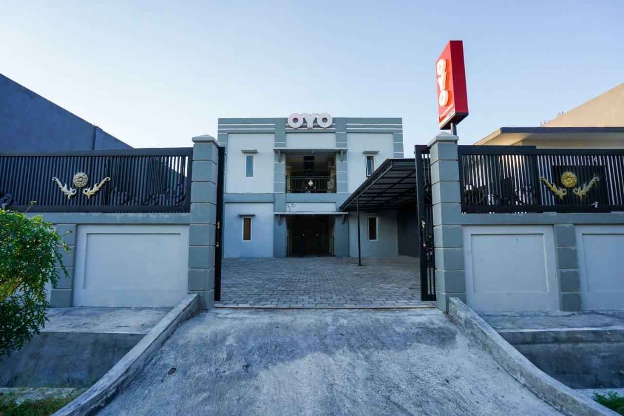 Oyo 998 La'Ana Residence Surabaya Exteriör bild